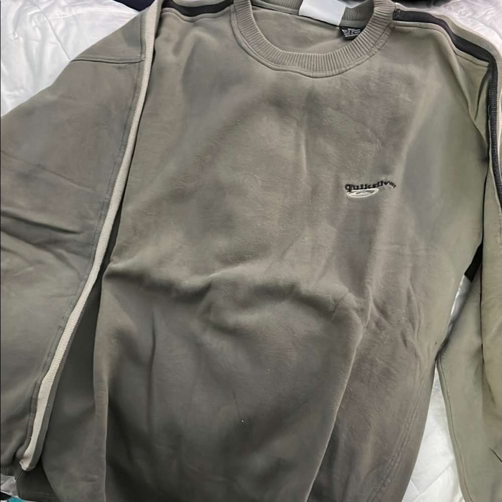 Quiksilver Men's Grayish Green Sweater